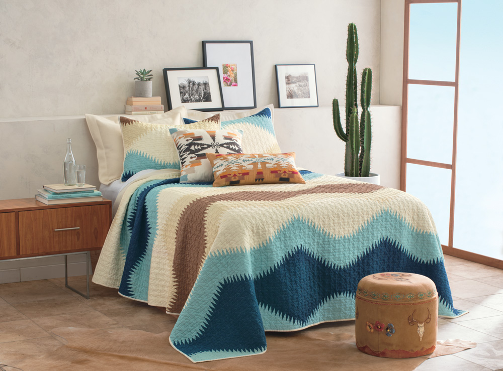 The Pendleton Saguaro cotton quilt set