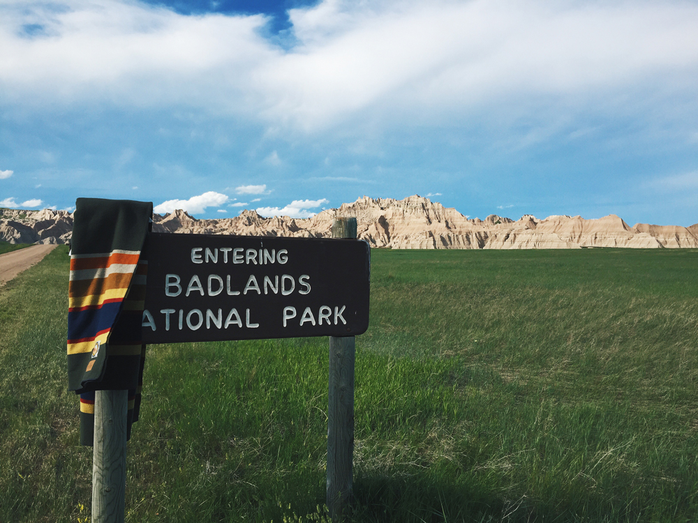 A sign that says "Entering Badlands National park"