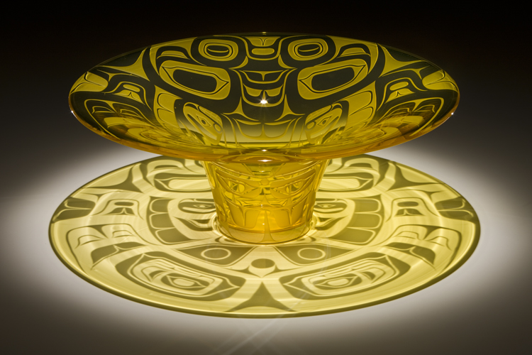 A crest hat in glass by Preston Singletary