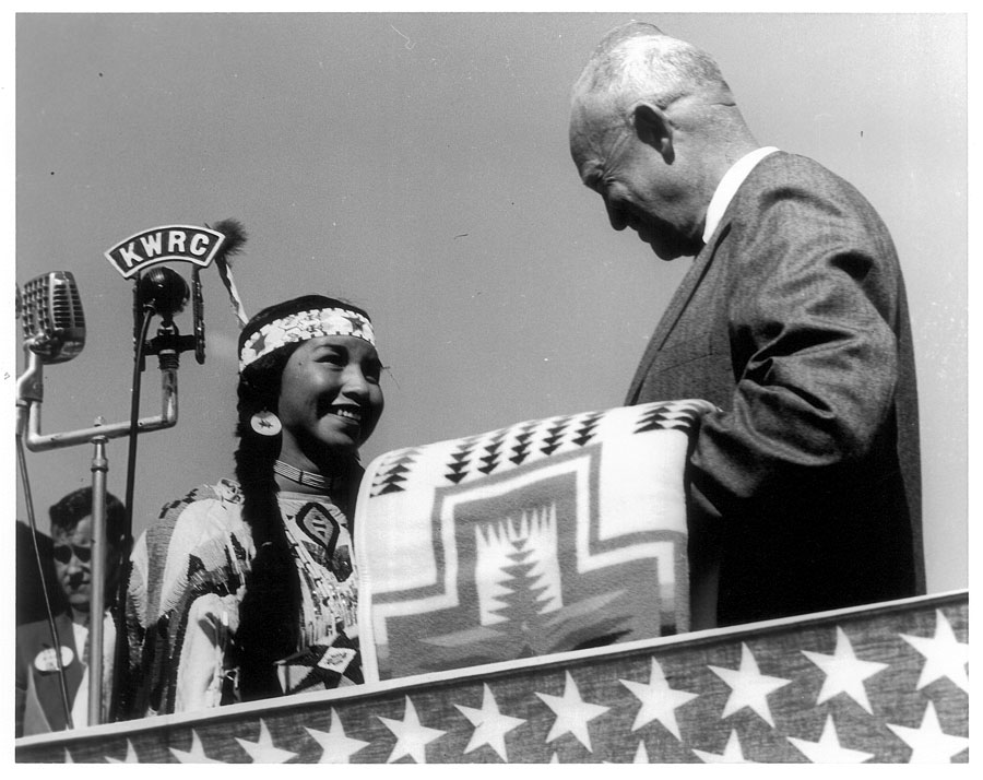 President Dwight Eisenhower accepts a “Harding